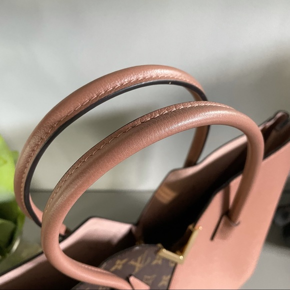 βSOLDβπLIKE NEWπ Louis Vuitton Kimono MM Monogram V Tote Bag - Picture 5 of 16